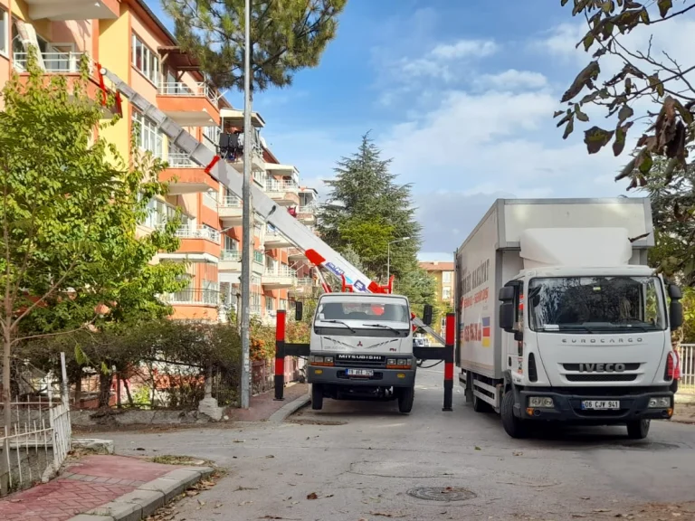 Hızlı ve Güvenli Taşımanın Anahtarı: Asansörlü Nakliyat