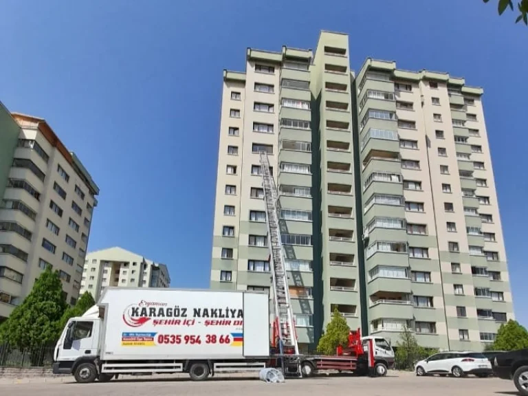 Yükseklik Sorun Değil: Asansörlü Taşımacılıkla Eşyalarınız Güvende